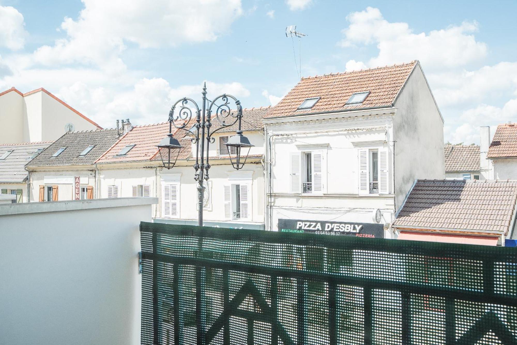 Cosy Studio Entre Paris Et Disneyland Paris Apartment Esbly Bagian luar foto